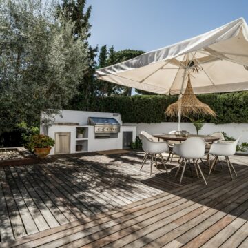 Stunning Beach House with Spectacular Sea Views located in a Tranquil Neighbourhood in Cabopino, Marbella East Picture 8
