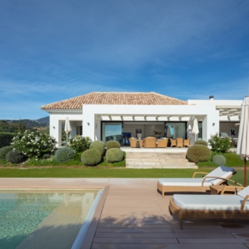 Outstanding Mediterranean Family Villa with Spectacular Sea Views in Nueva Andalucia, Marbella. Picture 0