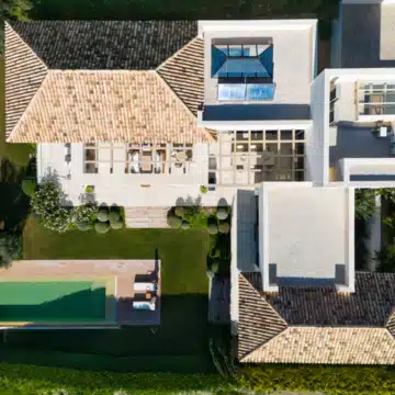 Outstanding Mediterranean Family Villa with Spectacular Sea Views in Nueva Andalucia, Marbella. Picture 23