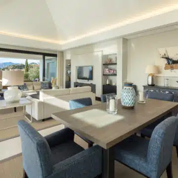 Outstanding Mediterranean Family Villa with Spectacular Sea Views in Nueva Andalucia, Marbella. Picture 12