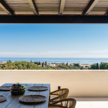 Fully renovated penthouse with outstanding sea views in Condado de Sierra Blanca Marbella Picture 6