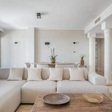 Fully renovated penthouse with outstanding sea views in Condado de Sierra Blanca Marbella Picture 3