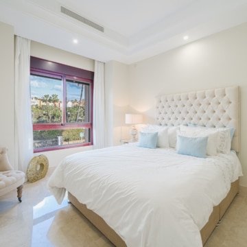 Exquisite Semi-Detached Spacious Villa in the Gated Community of La Alzambra Vasari Picture 15