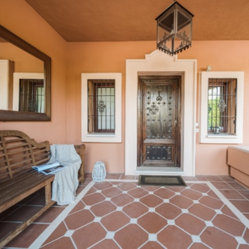 Exquisite Semi-Detached Spacious Villa in the Gated Community of La Alzambra Vasari Picture 0
