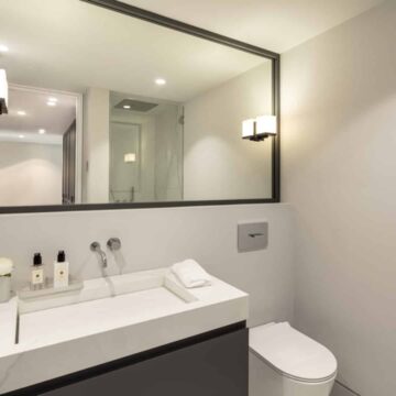 Uniquely Remodeled Apartment with Spectacular Views Perfectly located in the serene Andalusian Garden in Golden Mile, Marbella Picture 15