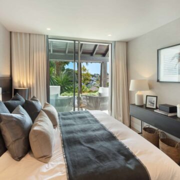 Uniquely Remodeled Apartment with Spectacular Views Perfectly located in the serene Andalusian Garden in Golden Mile, Marbella Picture 2