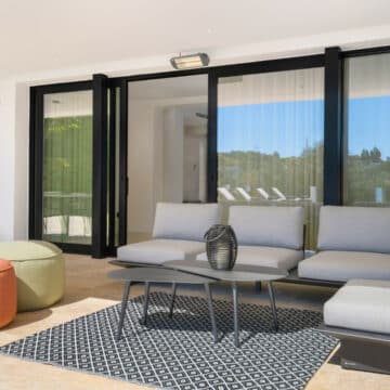 Newly renovated home using a modern design, with a focus on indoor-outdoor living Picture 25