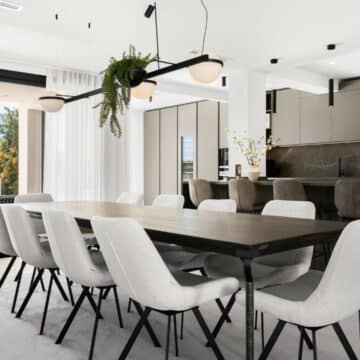 Newly renovated home using a modern design, with a focus on indoor-outdoor living Picture 5