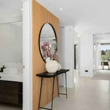 Newly renovated home using a modern design, with a focus on indoor-outdoor living Picture 7