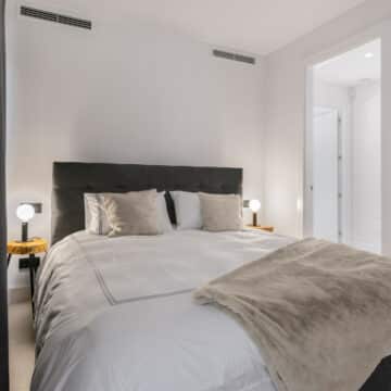 Newly renovated home using a modern design, with a focus on indoor-outdoor living Picture 22