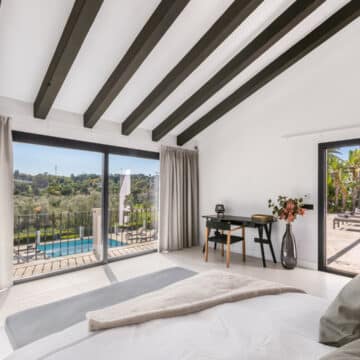 Newly renovated home using a modern design, with a focus on indoor-outdoor living Picture 13