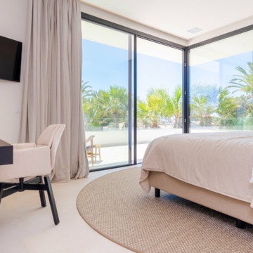 Villa Vida Del Mar an Elegant & Impressive Modern Home in Marbesa Marbella East Picture 32