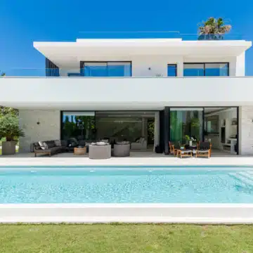 Villa Vida Del Mar an Elegant & Impressive Modern Home in Marbesa Marbella East Picture 57