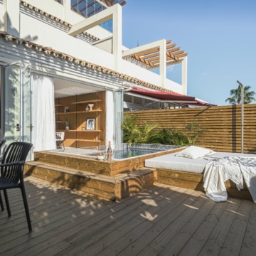Breathtaking Apartment with Remarkable Views of Ocean and Mountains Surrounded by Golf Courses in Nueva Andalucia Picture 8