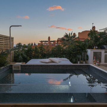 Breathtaking Apartment with Remarkable Views of Ocean and Mountains Surrounded by Golf Courses in Nueva Andalucia Picture 7