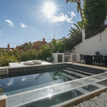 Breathtaking Apartment with Remarkable Views of Ocean and Mountains Surrounded by Golf Courses in Nueva Andalucia Picture 20