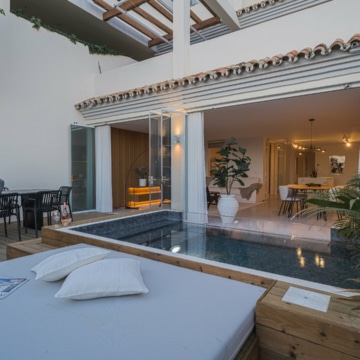 Breathtaking Apartment with Remarkable Views of Ocean and Mountains Surrounded by Golf Courses in Nueva Andalucia Picture 6