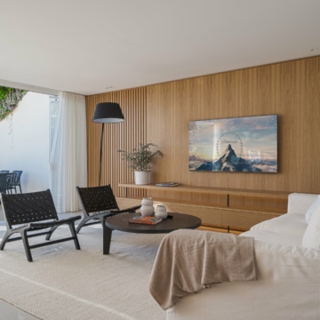 Breathtaking Apartment with Remarkable Views of Ocean and Mountains Surrounded by Golf Courses in Nueva Andalucia Picture 23