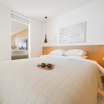 Breathtaking Apartment with Remarkable Views of Ocean and Mountains Surrounded by Golf Courses in Nueva Andalucia Picture 11