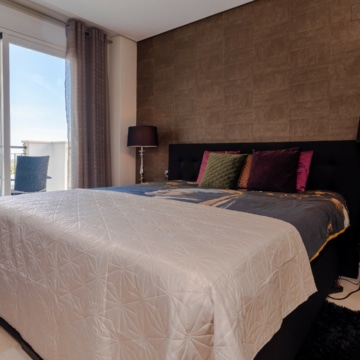 Apartment in Los Robles Los Arqueros Benahavis, fully furnished in a ‘hotel chique style’ with golf and sea views Picture 16
