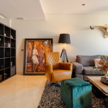 Apartment in Los Robles Los Arqueros Benahavis, fully furnished in a ‘hotel chique style’ with golf and sea views Picture 12
