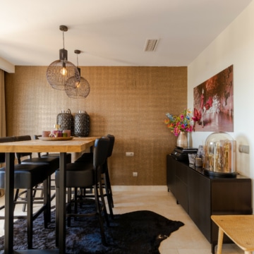 Apartment in Los Robles Los Arqueros Benahavis, fully furnished in a ‘hotel chique style’ with golf and sea views Picture 9