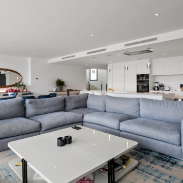 Magnificent Modern Villa with Stunning Sea views, next to Cabopino, and just steps away from the beach Picture 12