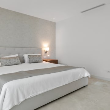Magnificent Modern Villa with Stunning Sea views, next to Cabopino, and just steps away from the beach Picture 18