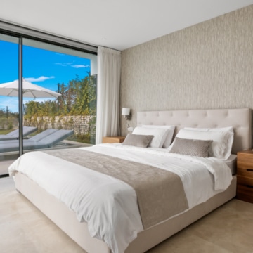 Magnificent Modern Villa with Stunning Sea views, next to Cabopino, and just steps away from the beach Picture 19