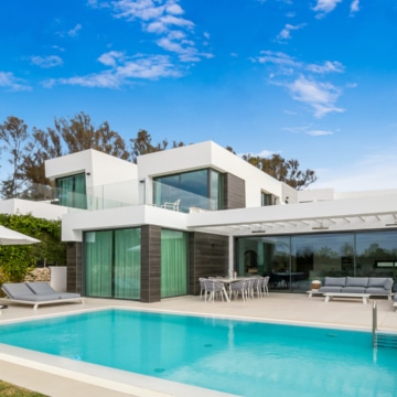 Magnificent Modern Villa with Stunning Sea views, next to Cabopino, and just steps away from the beach Picture 34