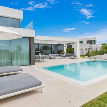 Magnificent Modern Villa with Stunning Sea views, next to Cabopino, and just steps away from the beach Picture 29