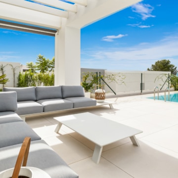 Magnificent Modern Villa with Stunning Sea views, next to Cabopino, and just steps away from the beach Picture 32