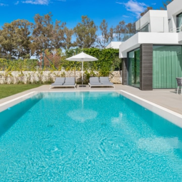 Magnificent Modern Villa with Stunning Sea views, next to Cabopino, and just steps away from the beach Picture 33