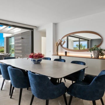 Magnificent Modern Villa with Stunning Sea views, next to Cabopino, and just steps away from the beach Picture 7