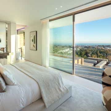 Brand New State of the art Villa Located in The Exclusive Gated Community of The Hills, La Quinta Benahavis Picture 2