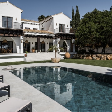 Recently Remodeled Spanish Cortijo Style Villa with Majestic Sea Views in Hacienda Las Chapas Picture 6