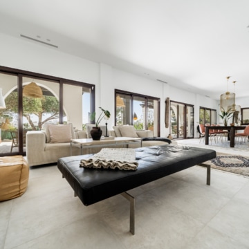 Recently Remodeled Spanish Cortijo Style Villa with Majestic Sea Views in Hacienda Las Chapas Picture 17