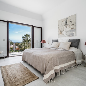 Recently Remodeled Spanish Cortijo Style Villa with Majestic Sea Views in Hacienda Las Chapas Picture 4