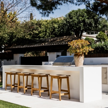 Recently Remodeled Spanish Cortijo Style Villa with Majestic Sea Views in Hacienda Las Chapas Picture 2