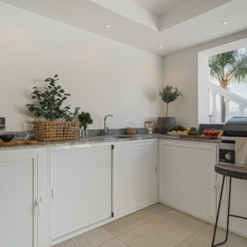 Stylish Scandinavian Home with Remarkable Views in a Priveleged Location in Nueva Andalucia, Marbella Picture 17