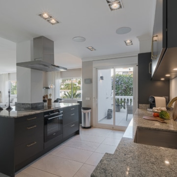 Stylish Scandinavian Home with Remarkable Views in a Priveleged Location in Nueva Andalucia, Marbella Picture 7