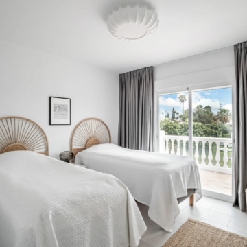 Recently remodeled townhouse with remarkable views of golf course in Aloha Sur, Nueva Andalucía Picture 15