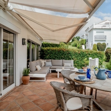 Recently remodeled townhouse with remarkable views of golf course in Aloha Sur, Nueva Andalucía Picture 0