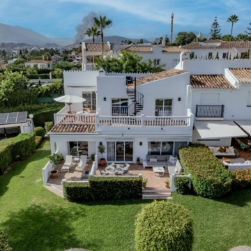 Recently remodeled townhouse with remarkable views of golf course in Aloha Sur, Nueva Andalucía Picture 8