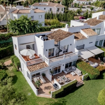 Recently remodeled townhouse with remarkable views of golf course in Aloha Sur, Nueva Andalucía Picture 4