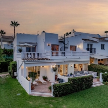 Recently remodeled townhouse with remarkable views of golf course in Aloha Sur, Nueva Andalucía Picture 9