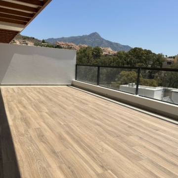 Key Ready Apartment in Marbella Lake Nueva Andalucia, with 3 bedrooms and open mountain, lake and sea views Picture 22