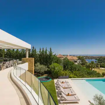 Elegant, Impressive Modern Villa in Los Flamingos Golf Resort offering amazing open views to the Mediterranean Picture 4