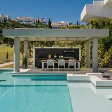 Elegant, Impressive Modern Villa in Los Flamingos Golf Resort offering amazing open views to the Mediterranean Picture 2