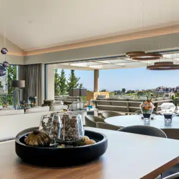 Elegant, Impressive Modern Villa in Los Flamingos Golf Resort offering amazing open views to the Mediterranean Picture 22